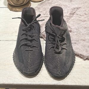 Men's Black KY athletic Sneakers size 11